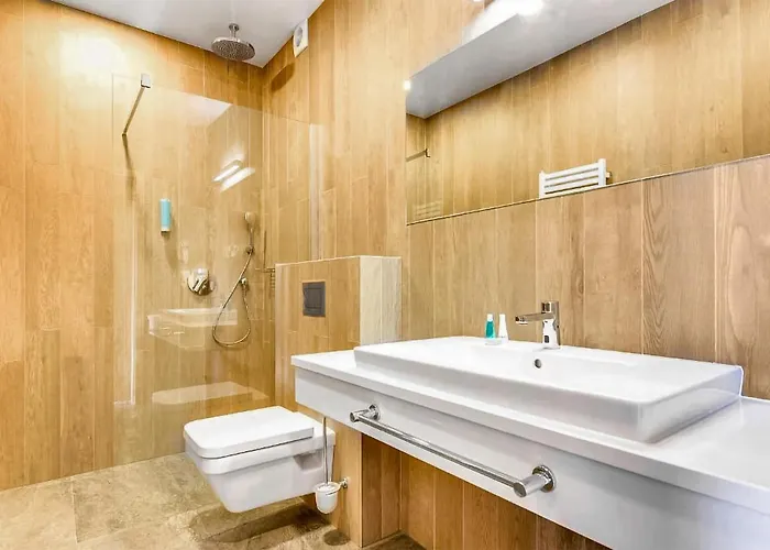 2 Bedroom Gorgeous In Апартаменты *